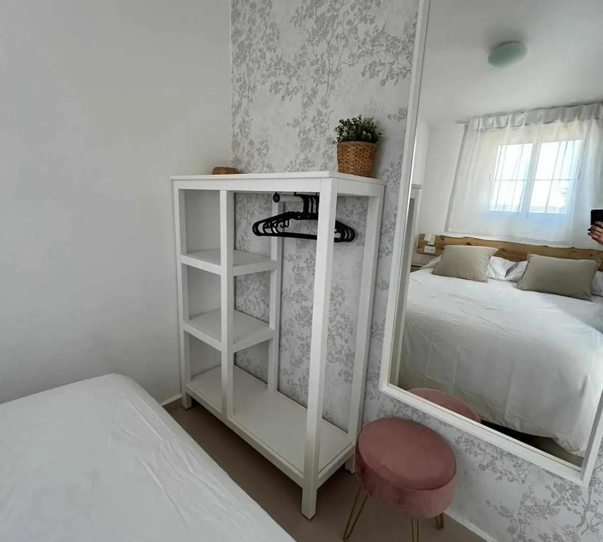 Acogedor Apartamento Con Piscina En Бенальмадена 0*,  Испания