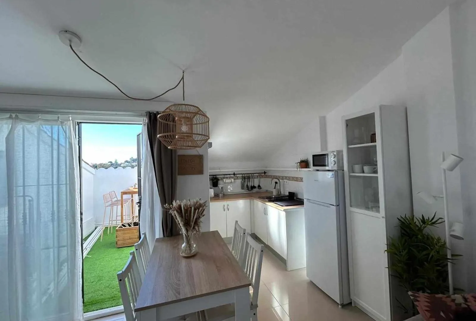 Acogedor Apartamento Con Piscina En Бенальмадена