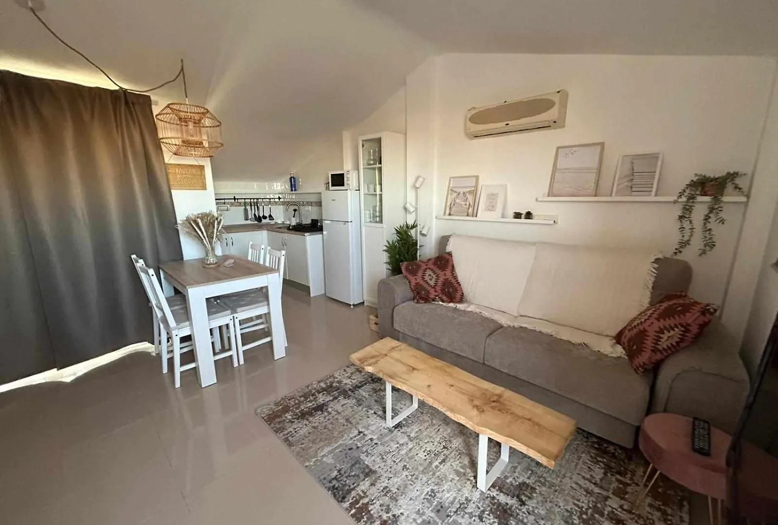 Апартаменты Acogedor Apartamento Con Piscina En Бенальмадена
