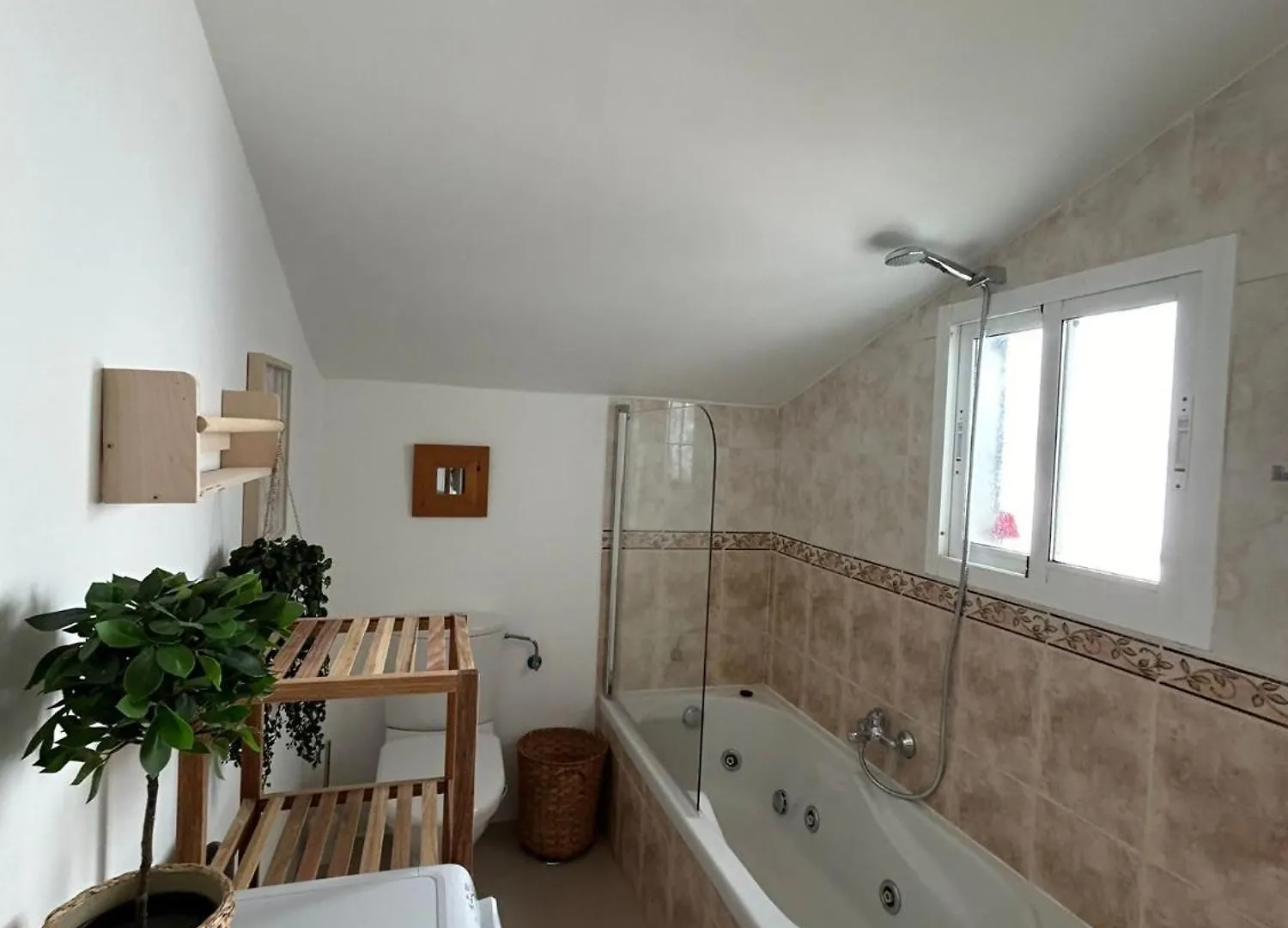 Acogedor Apartamento Con Piscina En Бенальмадена Испания