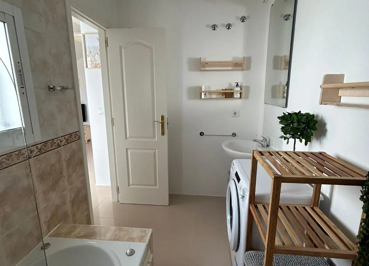 Апартаменты Acogedor Apartamento Con Piscina En Бенальмадена